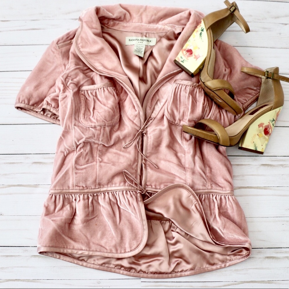 Banana Republic pink short sleeve velvet blazer